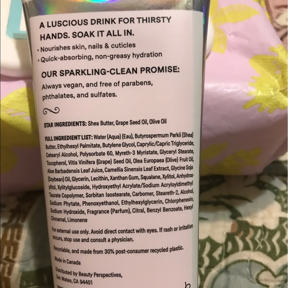 Refreshments Body and Hand lotions with Makeup wipes and cleansing face wipes - Picture 7 of 10
